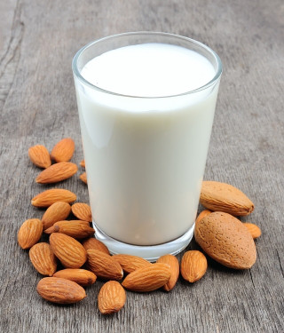 almond-milk-nuts