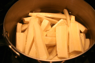 mashed-parsnips-boiling